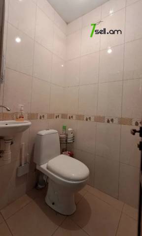 Երկու հարկանի քարե տուն Սասունցի Դավիթ փողոցում Էրեբունիում, 103 քմ, 2 սանհանգույց