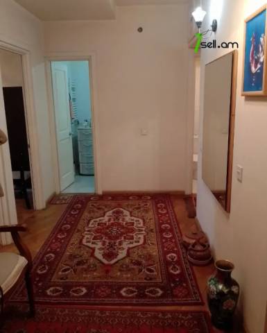 3 սենյականոց բնակարան Ամիրյան փողոցում, 84 ք.մ., 7/11 հարկ, կապիտալ վերանորոգված