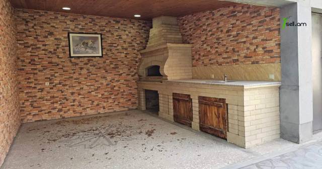 Երկու հարկանի քարե տուն Նոր Արեշի 7րդ փողոցում Էրեբունիում, 470 քմ, 3+ սանհանգույց
