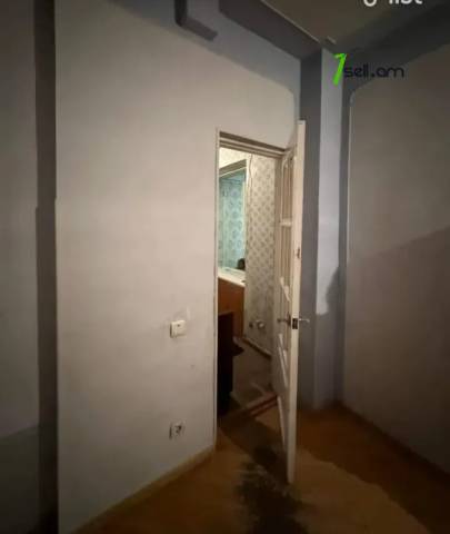 3 սենյականոց բնակարան, Բաղյան փողոցի 1-ին նրբանցք, 81 քմ, նախավերջին հարկ, մի քանի պատշգամբ