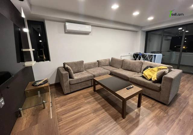 4 սենյականոց բնակարան Մեսրոպ Մաշտոցի պողոտայում, 130 քմ, 5/14 հարկ, 2 սանհանգույց, մի քանի պատշգամբ