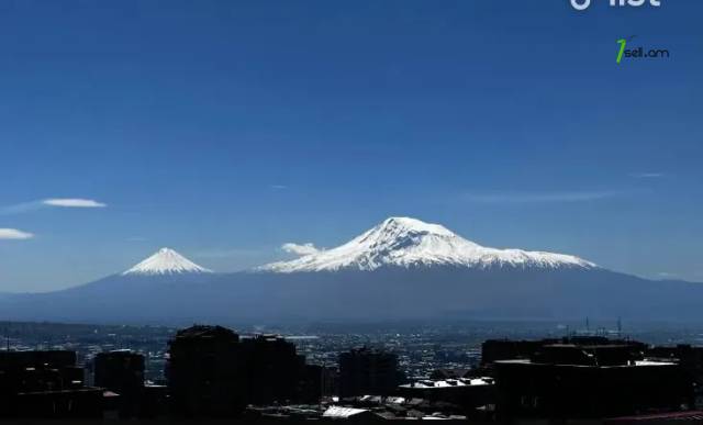 3 սենյականոց բնակարան նորակառույց շենքում Կոմիտասի պողոտայում, 87 ք.մ., 2 սանհանգույց