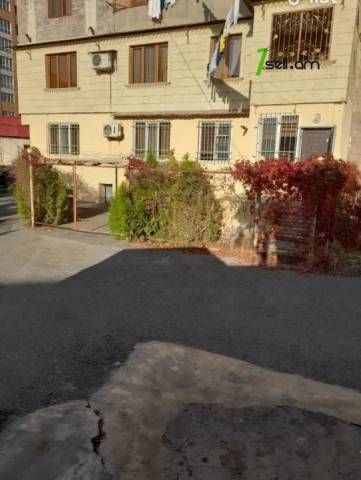 3 սենյականոց բնակարան Գորգագոծների փողոցում, 118 քմ, 1/5 հարկ, կապիտալ վերանորոգված, քարե շենք