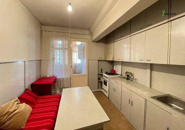 2 սենյականոց բնակարան Օրբելի եղբայրների փողոցում, 78 քմ, 5/9 հարկ, կոսմետիկ վերանորոգում