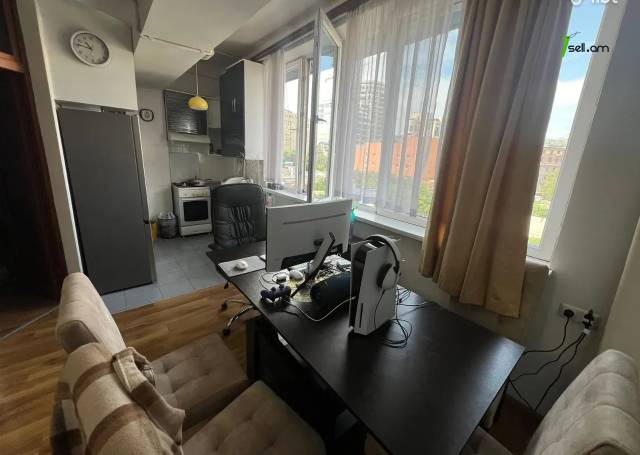 2 սենյականոց բնակարան Պուշկինի փողոցում, 43 քմ, 5/9 հարկ, կոսմետիկ վերանորոգում