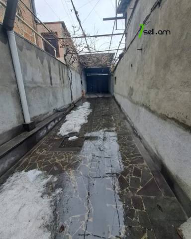 Երկու հարկանի քարե տուն Դավիթ Մալյան փողոցում Ավանում, 478 քմ, կոսմետիկ վերանորոգում