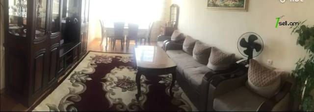 3 սենյականոց բնակարան Մանանդյան փողոցում, 68 ք.մ., կոսմետիկ վերանորոգում, քարե շենք