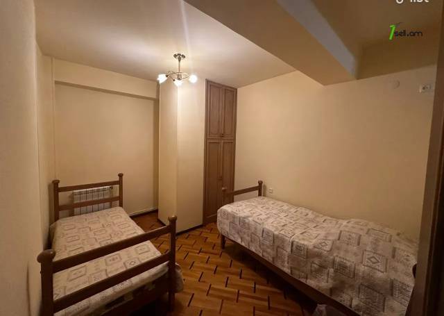 3 սենյականոց բնակարան Պուշկինի փողոցում, 80 քմ, 2/9 հարկ, մասնակի վերանորոգում