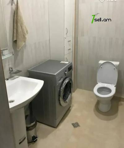 4 սենյականոց բնակարան նորակառույց շենքում Նիկողայոս Ադոնցի փողոցում, 120 ք.մ., 4/8 հարկ