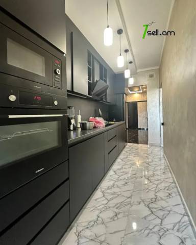 2 սենյականոց բնակարան Շոպրոնի փողոցում, 68 քմ, 1/5 հարկ, կապիտալ վերանորոգված, քարե շենք