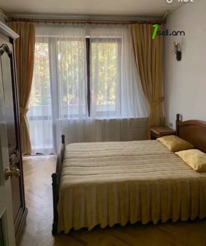 3 սենյականոց բնակարան Գյուլբենկյան փողոցում, 78 ք.մ., 3/5 հարկ, եվրովերանորոգված, քարե շենք