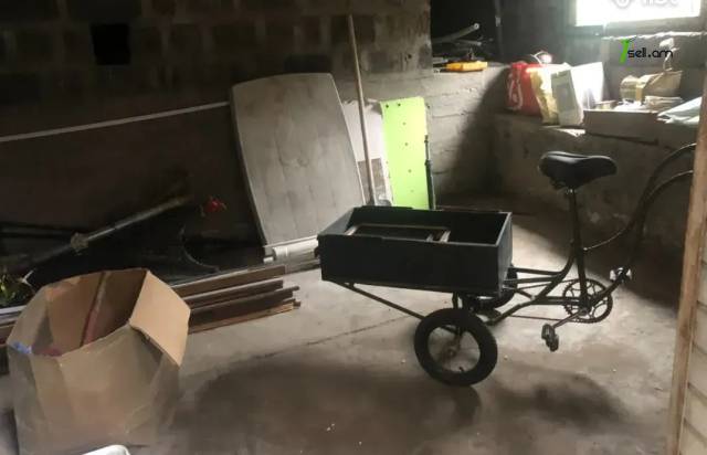 Երկու հարկանի քարե տուն Սարի Թաղ 3-րդ փողոցում Էրեբունիում, 131 քմ, 2 սանհանգույց