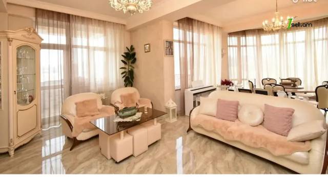 Ընդարձակ 3 սենյականոց բնակարան նորակառույց շենքում, Ծիծեռնակաբերդի խճուղի, 183 ք.մ., 7/12 հարկ