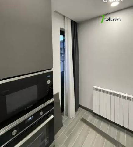 2 սենյականոց բնակարան Մաշտոցի պողոտայում, 60 ք.մ., նախավերջին հարկ, բարձր առաստաղներ