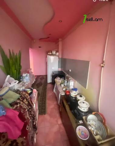 3 սենյականոց բնակարան Առնո Բաբաջանյան փողոցում, 75 ք.մ., մի քանի պատշգամբ, մասնակի վերանորոգում