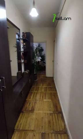 2 սենյականոց բնակարան Նիկողայոս Տիգրանյան փողոցում, 58 ք.մ., նախավերջին հարկ, քարե շենք