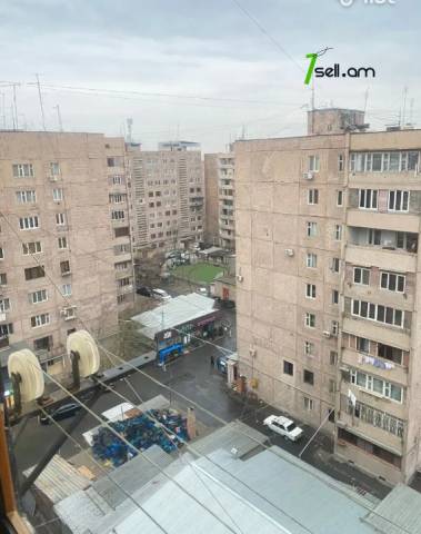 3 սենյականոց բնակարան Առնո Բաբաջանյան փողոցում, 75 ք.մ., մի քանի պատշգամբ, մասնակի վերանորոգում