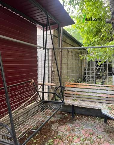 4 սենյականոց բնակարան Հրաչյա Աճառյանի փողոցում, 103 քմ, կապիտալ վերանորոգված, քարե շենք