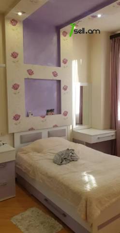 Երկու հարկանի քարե տուն Ավետիս Ահարոնյանի փողոցում Քանաքեռ Զեյթունում, 230 ք.մ., 3+ սանհանգույց