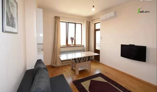 3 սենյականոց բնակարան նորակառույց շենքում Պարույր Սևակի փողոցում, 90 ք.մ., բարձր առաստաղներ