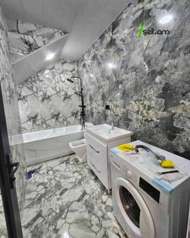 Երկու հարկանի թաունհաուզ Ծարավ աղբյուրի փողոցում Ավանում, 315 քմ, 2 սանհանգույց