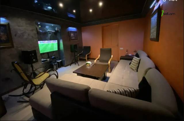 5 սենյականոց բնակարան Լեփսիուսի փողոցում, 137 քմ, 1/5 հարկ, կապիտալ վերանորոգված