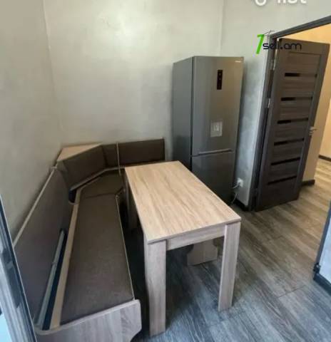3 սենյականոց բնակարան Տերյան փողոցում, 83 քմ, բարձր առաստաղներ, եվրովերանորոգված, քարե շենք