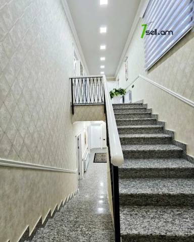 Երեք հարկանի քարե տուն Կիևյան փողոցում Արաբկիրում, 500 ք.մ., 3+ սանհանգույց, կապիտալ վերանորոգված