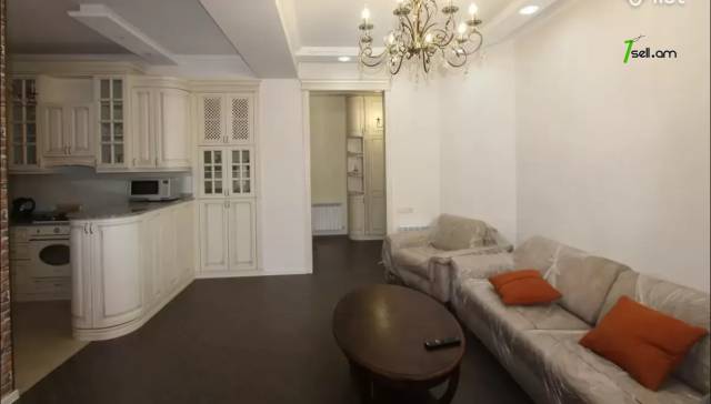 Ընդարձակ 1 սենյականոց բնակարան նորակառույց շենքում Նիկողայոս Ադոնցի փողոցում, 72 ք.մ.