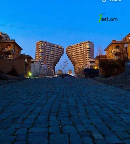 2 սենյականոց բնակարան նորակառույց շենքում Նաիրի Զարյան փողոցում, 85 ք.մ., բարձր առաստաղներ