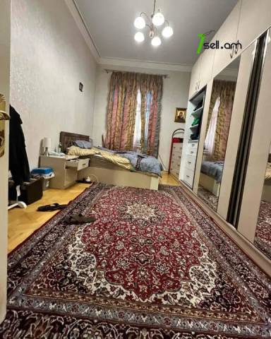 4 սենյականոց բնակարան Աղայան փողոցում, 125 ք.մ., 2 սանհանգույց, բարձր առաստաղներ, 2/5 հարկ