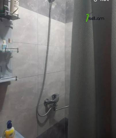 2 սենյականոց բնակարան Լուկաշինի փողոցում, 64 ք.մ., նախավերջին հարկ, մի քանի պատշգամբ