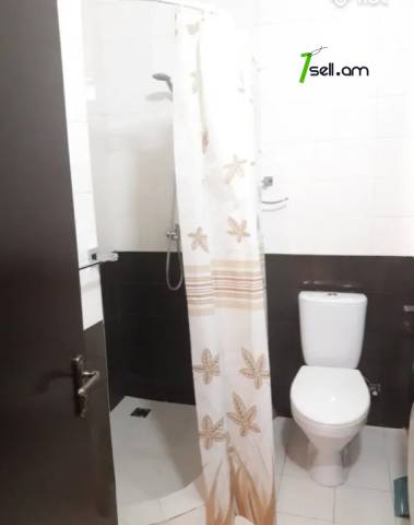 2 սենյականոց բնակարան նորակառույց շենքում Նիկողայոս Ադոնցի փողոցում, 46 ք.մ., բարձր առաստաղներ