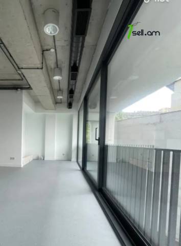 Բազմաֆունկցիոնալ գույք Ոսկերիչների փողոցում կենտրոնում, 150 քմ