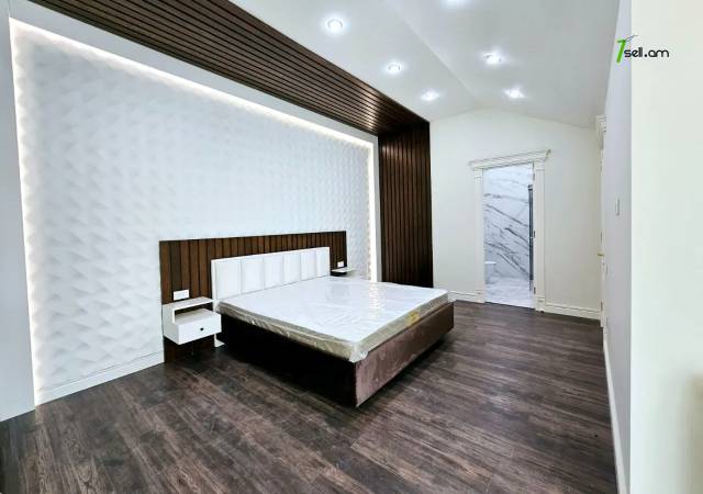 Երեք հարկանի քարե տուն, Նորք-Մարաշ վարչական շրջան Նորք Մարաշում, 660 ք.մ., 3+ սանհանգույց