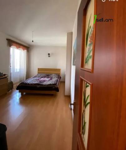 3 սենյականոց բնակարան նորակառույց շենքում Գյուրջյան փողոցում, 87 ք.մ., 9/13 հարկ