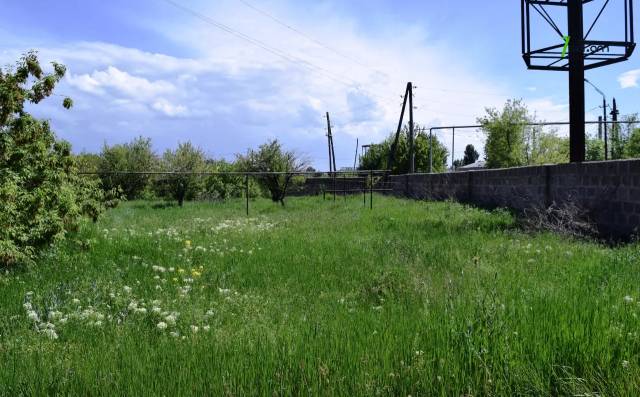 Երկու հարկանի քարե տուն, Ախուրյան խճուղի Ախուրյանում, 680 ք.մ., 2 սանհանգույց, մեծ հողամաս