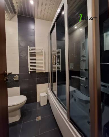 Ընդարձակ 5 սենյականոց բնակարան նորակառույց շենքում Վերին Անտառային փողոցում, 330 ք.մ.