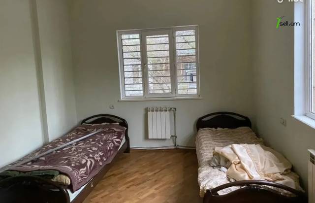 3 սենյականոց բնակարան Կոմիտասի պողոտայում, 115 քմ, 2/4 հարկ, բարձր առաստաղներ, մի քանի պատշգամբ