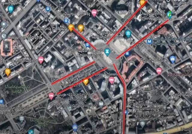 Հողատարածք բնակելի շինությունների համար Հանրապետության փողոցում կենտրոնում, 310 ք.մ.