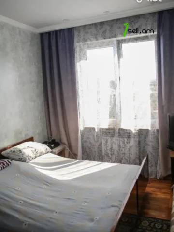 3 սենյականոց բնակարան Սողոմոն Տարոնցի փողոցում, 78 քմ, նախավերջին հարկ, մասնակի վերանորոգում