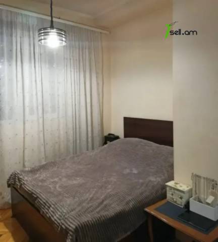 1 սենյականոց բնակարան Բագրատունյաց փողոցում, 45 ք.մ., կապիտալ վերանորոգված, քարե շենք