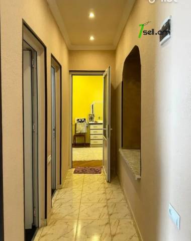 4 սենյականոց բնակարան, Նորաշեն թաղամաս, 98 քմ, 4/16 հարկ, եվրովերանորոգված, քարե շենք