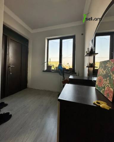 Մեկ հարկանի քարե տուն 10-րդ փողոցում Այնթապում, 335 ք.մ., կապիտալ վերանորոգված