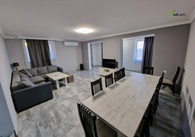 Երկու հարկանի քարե տուն Հաղթանակի փողոցում Ձորաղբյուրում, 500 ք.մ., 3+ սանհանգույց, եվրովերանորոգված