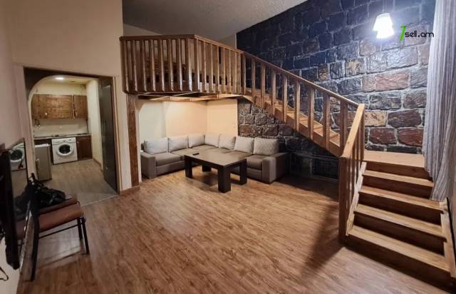 1 սենյականոց բնակարան Կորյունի փողոցում, 40 ք.մ., նախավերջին հարկ, կապիտալ վերանորոգված, քարե շենք