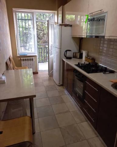 3 սենյականոց բնակարան Թամանյանի փողոցում, 92 ք.մ., 3/5 հարկ, եվրովերանորոգված, քարե շենք