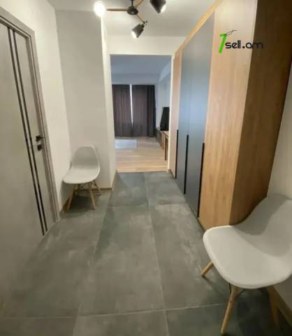 2 սենյականոց բնակարան Կոմիտասի պողոտայում, 65 ք.մ., 3/10 հարկ, 2 սանհանգույց, կոսմետիկ վերանորոգում