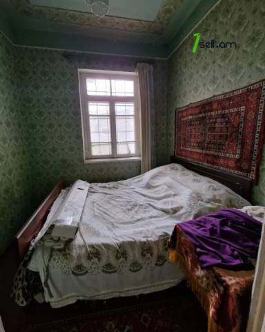 Մեկ հարկանի քարե տուն Սևքարեցի Սաքոյի փողոցում Արաբկիրում, 152 ք.մ.