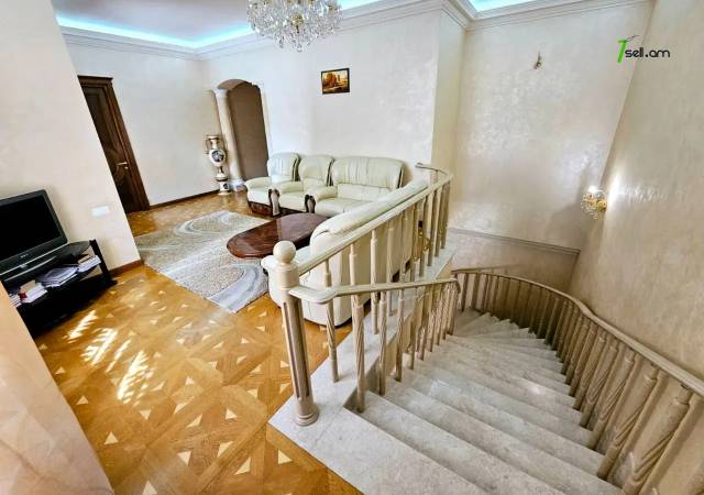 Երկու հարկանի քարե տուն Էրեբունիում, 1500 ք.մ., 3+ սանհանգույց, կապիտալ վերանորոգված